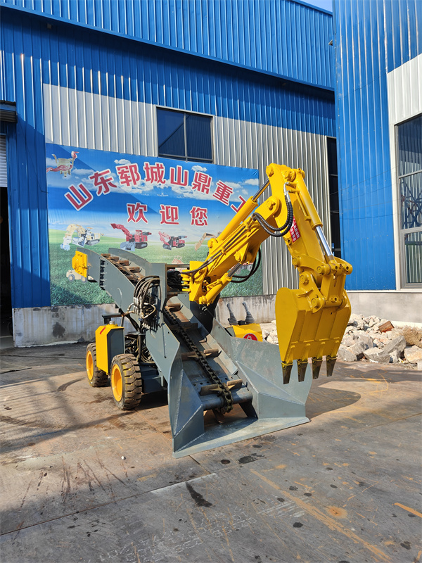 輪式刮板挖掘式裝載機